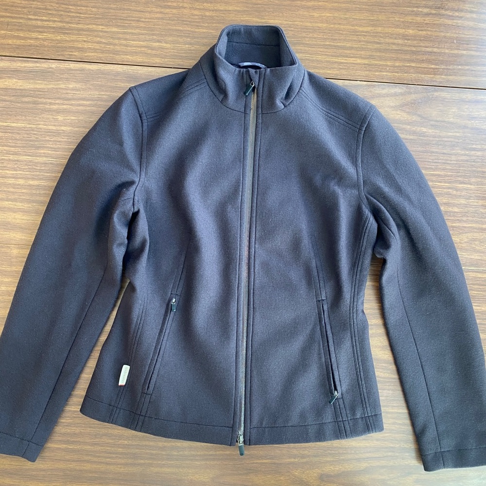 Icebreaker women’s medium, black jacket 100% merino wool